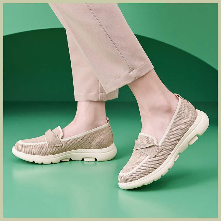 B888-2 Otoño Invierno 2025 Nuevos Zapatos de Mamá Antideslizantes Transpirables de Suela Suave con Bloques de Color para Mujer_voghion.com