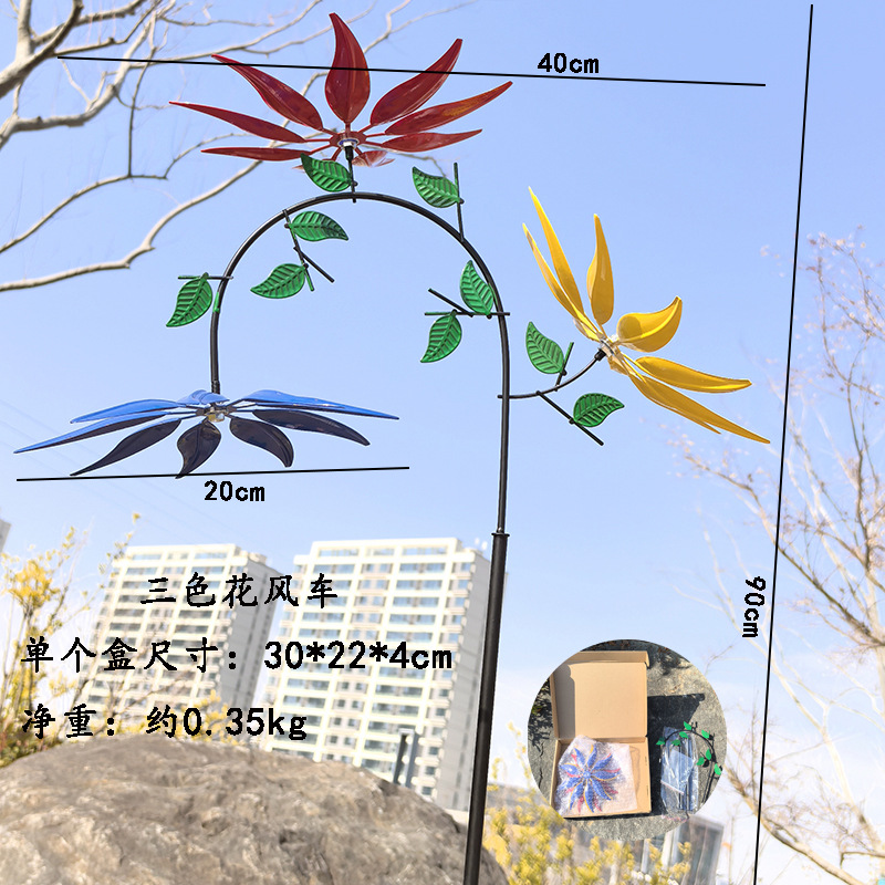 Molino de viento de flores de tres colores.