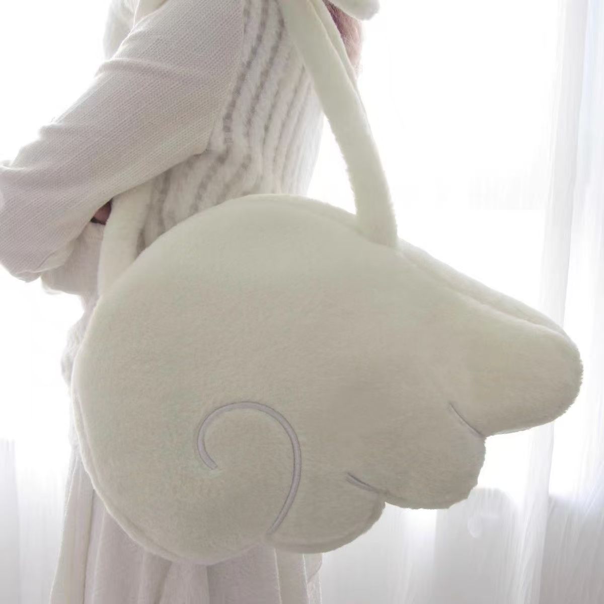 White three dimensional shoulder bag, cute one-shoulder bag
