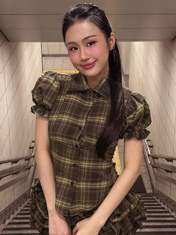 韓国の甘い女の子のカレッジスタイルのパフスリーブシャツ、不規則な裾、ウエスト痩身シングルブレストカーディガントップ|undefined
