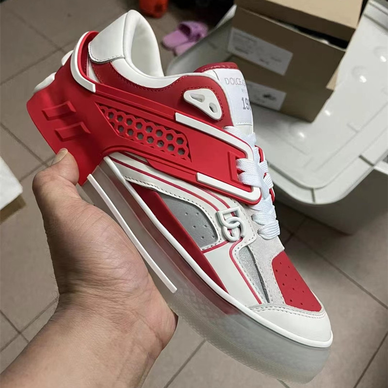 Zapatos deportivos casuales transpirables y perforados de moda coreana estilo DG, versión superior, para hombre, invierno 2025, zapatos blancos de moda europeos y americanos para mujer.