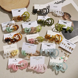 耳环;项链;耳钉