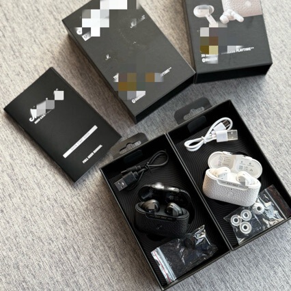 Ma True Wireless Bluetooth Headset Retro Leather Texture Charging Bin Independent Noise Reduction Clear Quality Two Color Options