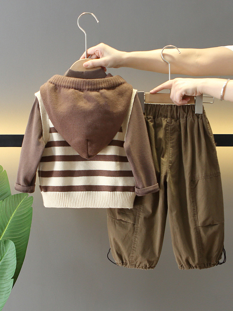 6160 traje de otoño para niños 2024 nuevo chaleco con capucha de estilo occidental para niños coreanos de tres piezas image 3