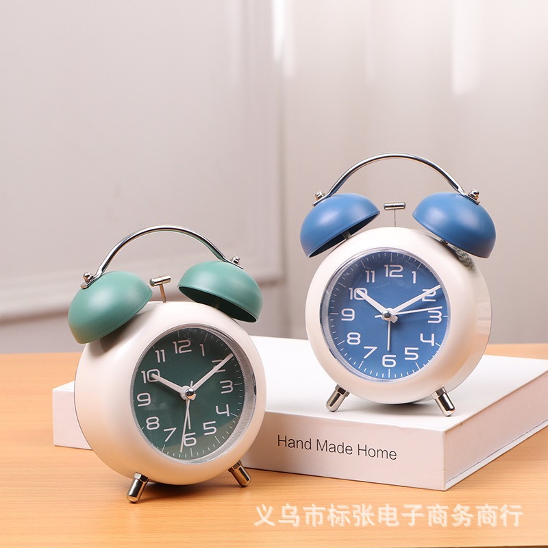 Reloj de timbre para el hogar de escritorio en forma de tambor Reloj despertador de escritorio creativo F18 para estudiantes silenciosos Relojes luminosos junto a la cama al por mayor