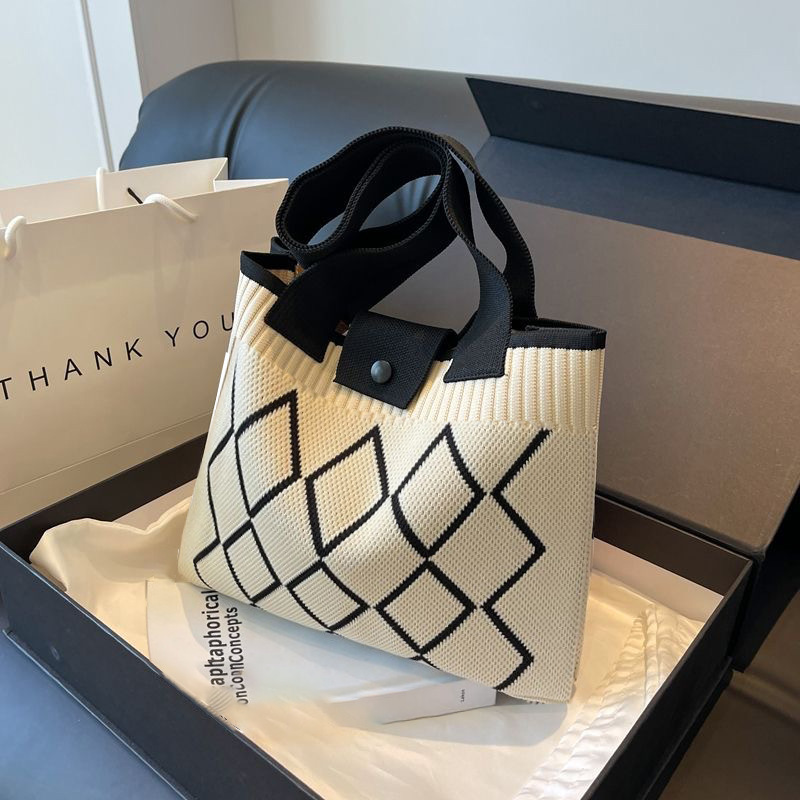 Korean-style knitted woolen bag for women, 2024 new stylish large-capacity handbag, versatile commuting single-shoulder tote bag undefined
