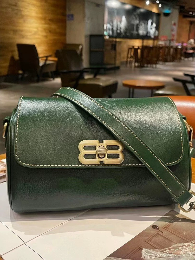 Leather shoulder bag, universal phone bag for leisure, cowhide, genuine leather