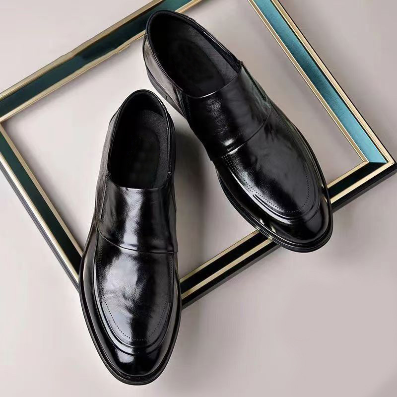 Zapatos de cuero para hombre otoño y invierno vestido de negocios de cuero suave con suela suave punta de casamiento novio zapatos de traje de pedal