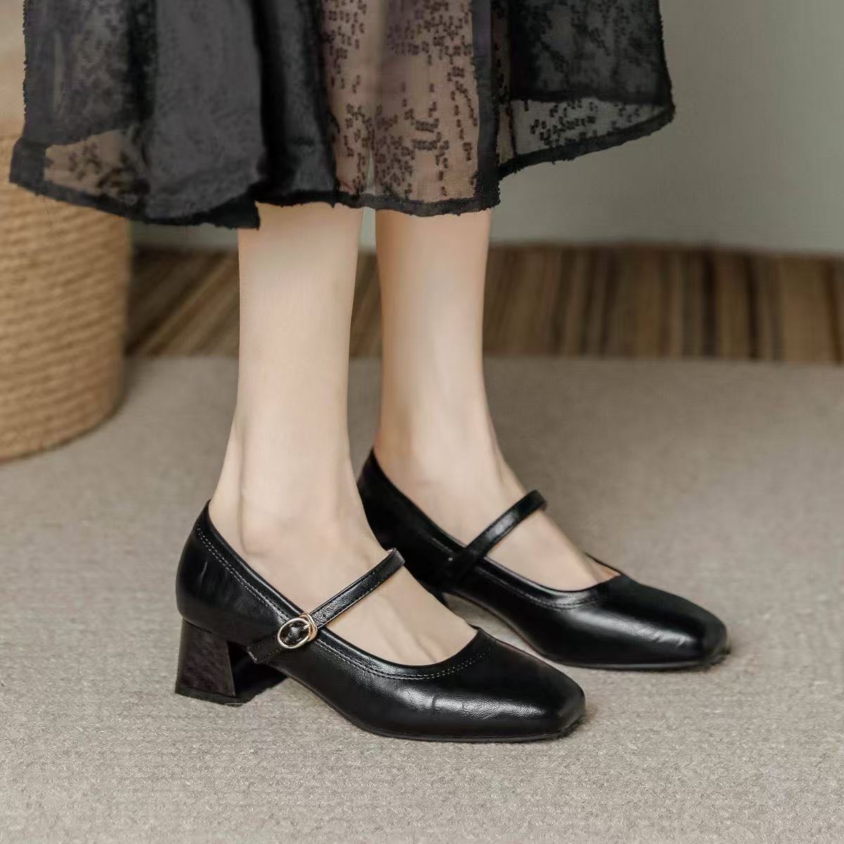 Zapatos Retro franceses de mujer de primavera y otoño de 2026 nuevo temperamento zapatos de tacón alto de cabeza cuadrada zapatos de talón grueso superficial