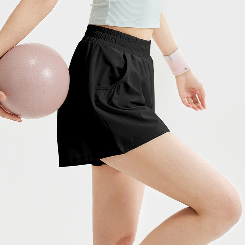 Pantalones cortos de yoga deportivo de tres puntos de verano ocio suelto para revestimiento anti-luz, ropa de fitness secado rápido para correr pantalones cortos de mujer