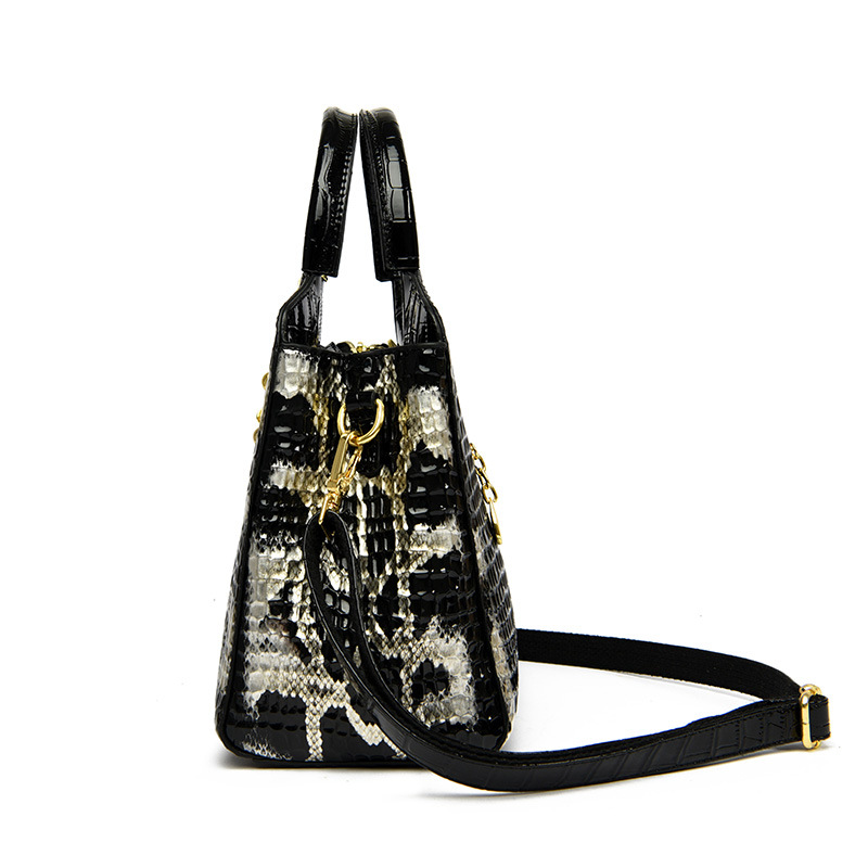 Fashionable Retro Women's Bag 2024 New European and American Soft Leather Single Shoulder Diagonal Cross Handbag Snake Pattern Bag_voghion.com