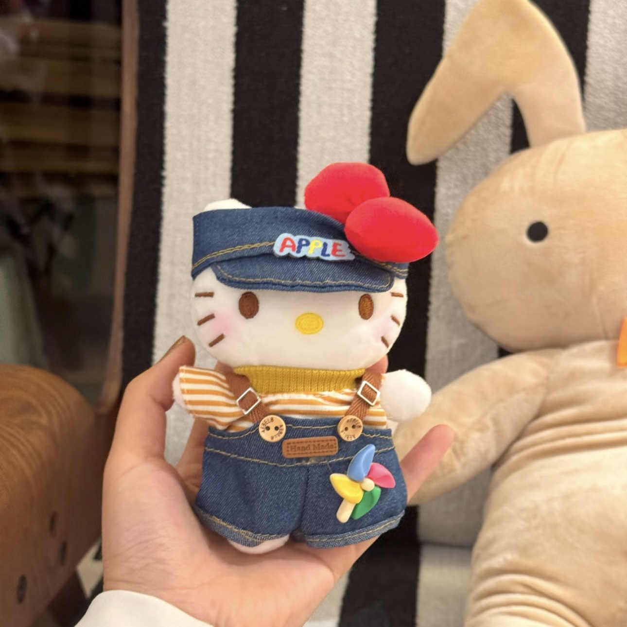 Genuino clásico KT Hello Kitty mochila bolso colgante dibujos animados lindo hellokitty llavero muñeca de felpa mujer