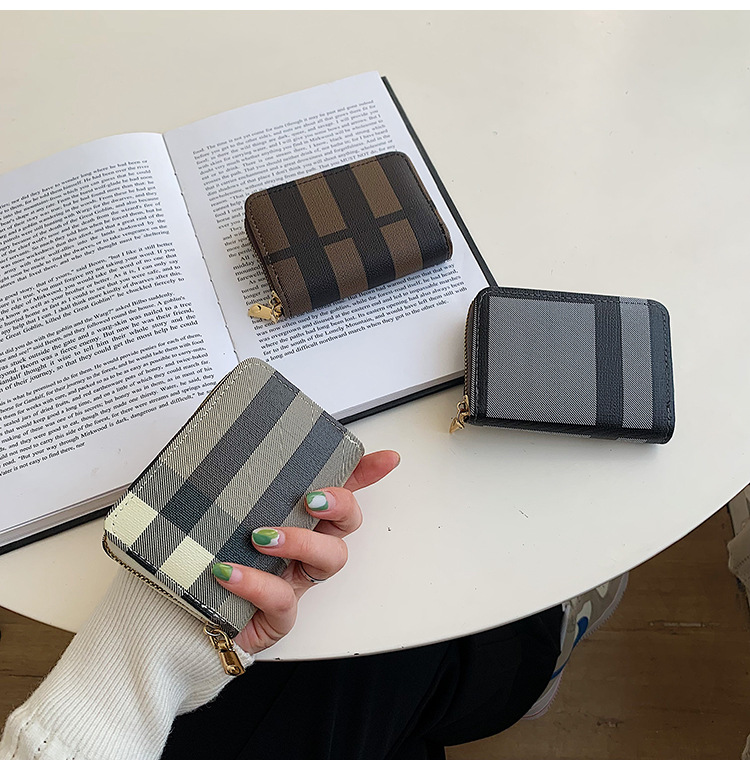 Unisex Stripe Pu Leather Zipper Coin Purse display picture 1