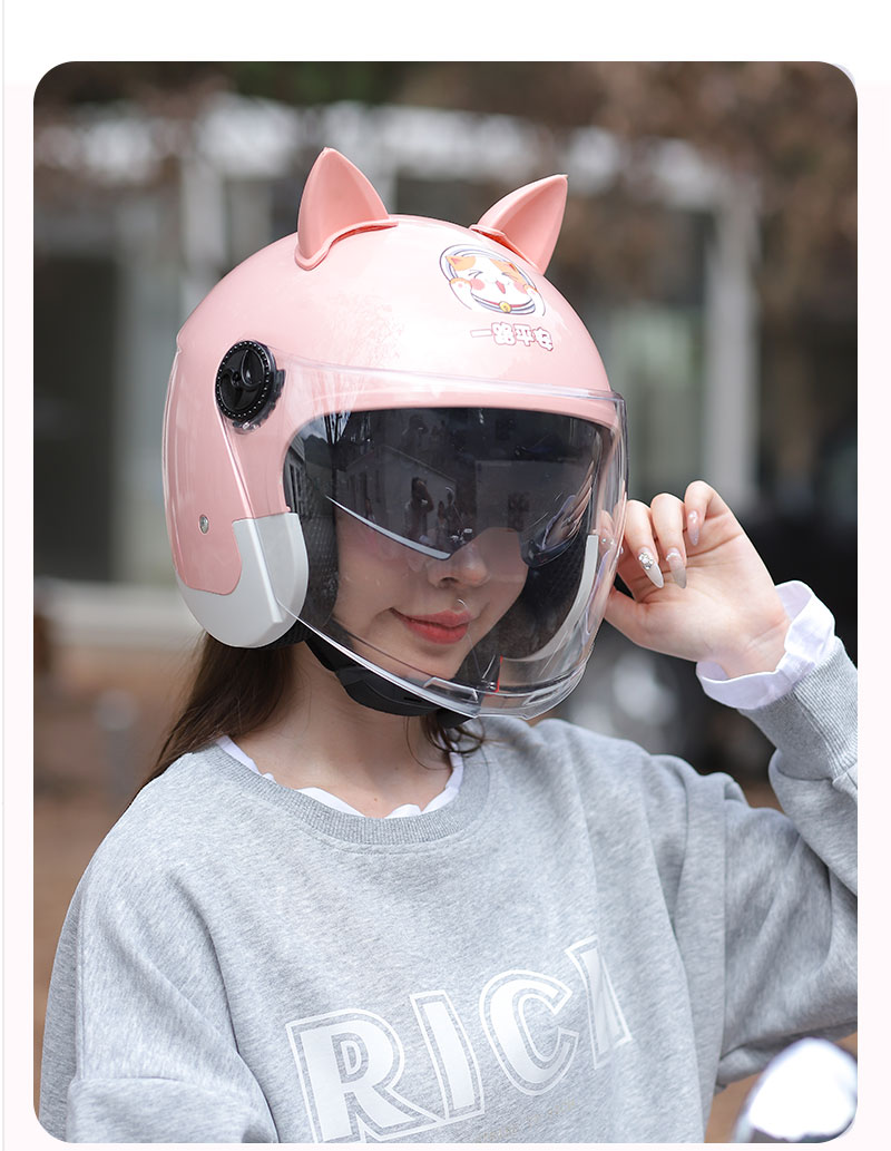 Helmet Women's Electric Vehicle Autumn and Winter Universal 2025 Electric Bicycle