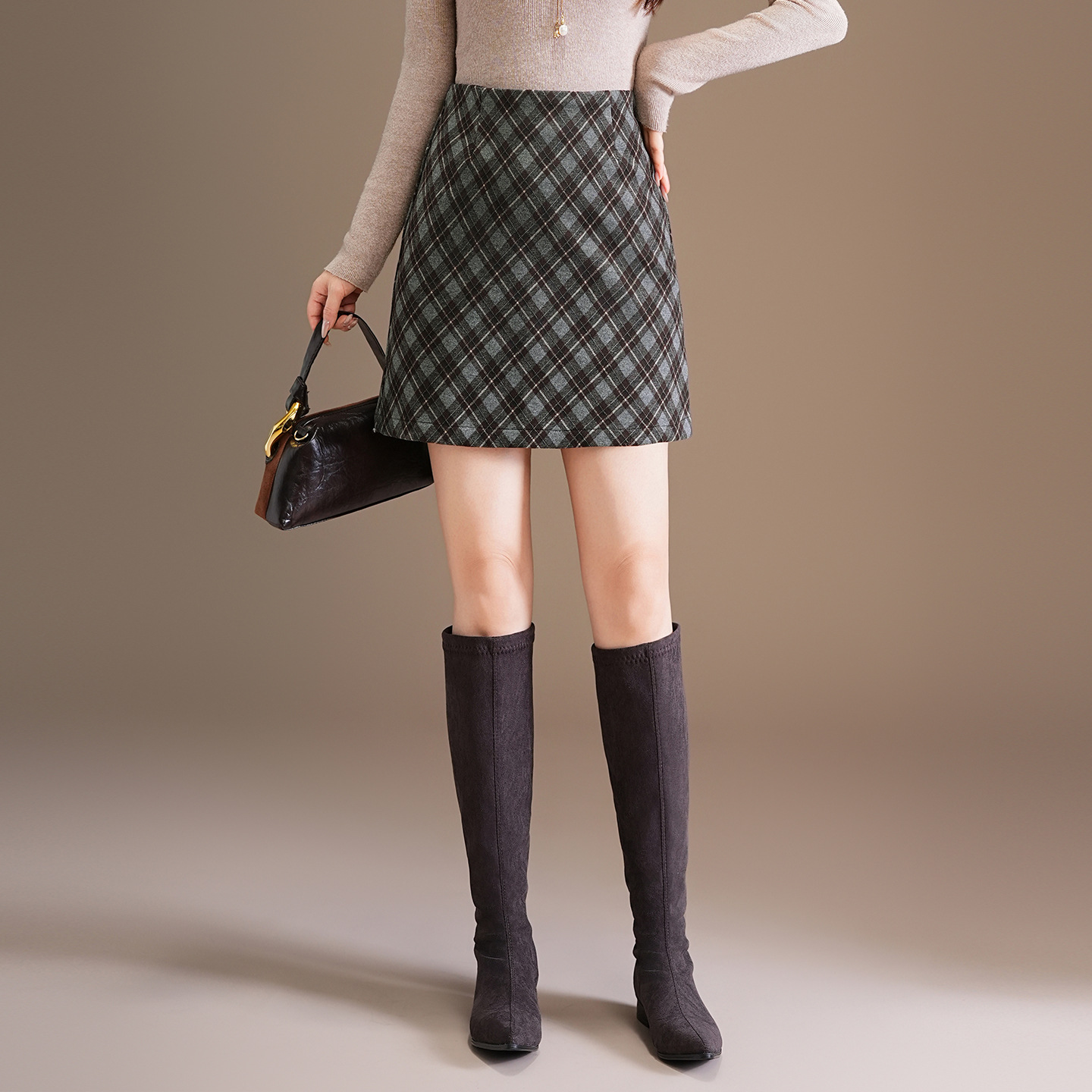 毛呢短裙高腰格子半身裙女冬季2025新款A字裙时尚包臀裙洋气裙子