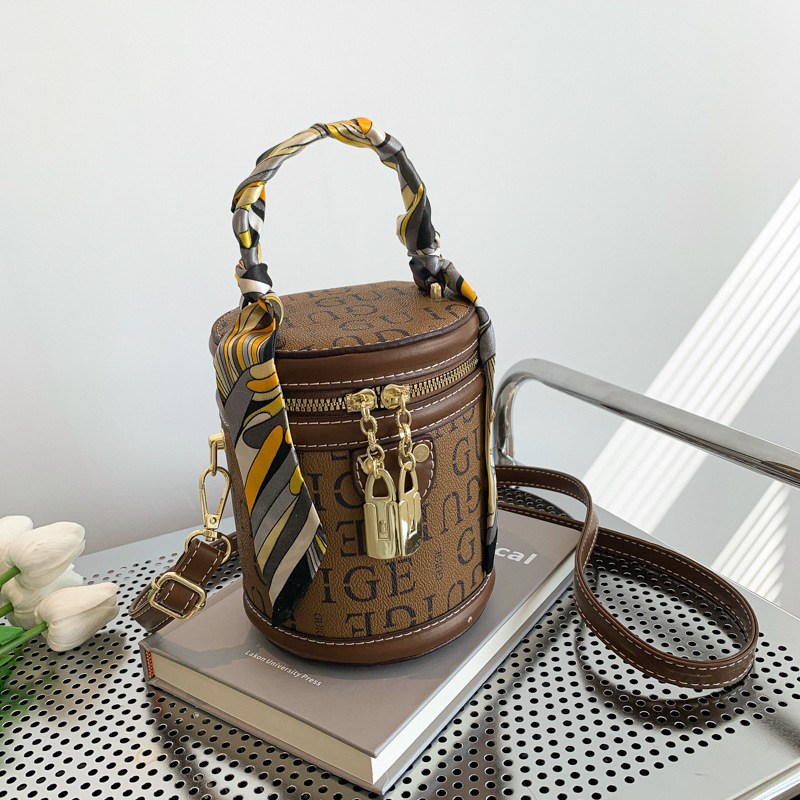 Baigou bolsa al por mayor de las mujeres bolsa de cubo portátil 2023 transfronterizo nueva carta impresa bufanda hombro bolsa de mensajero