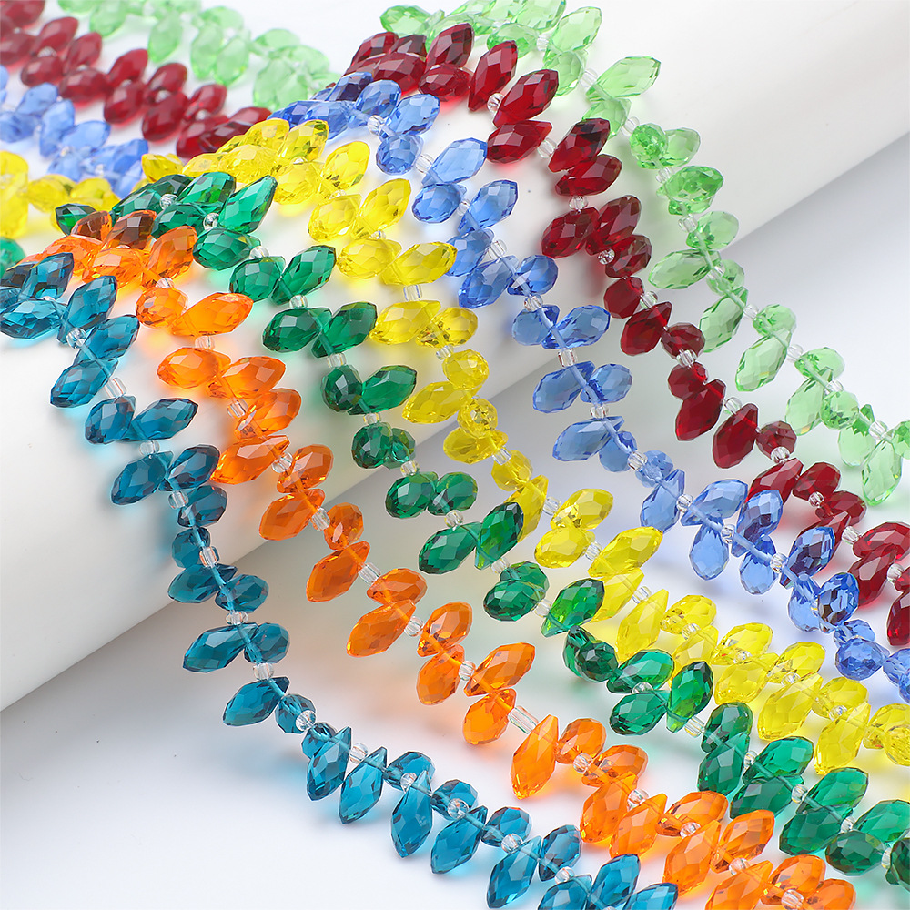 Glass beads drop-shaped