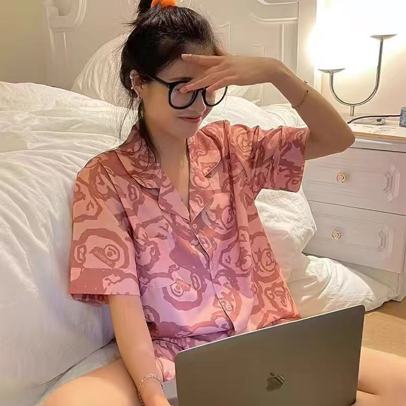2024夏の新型フランス高級感氷糸パジャマ女性夏の半袖半ズボンの部屋服セットは外着ができます。|undefined