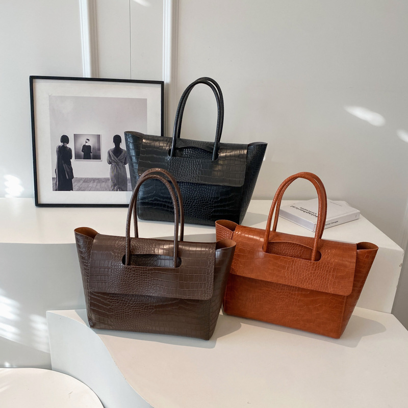 Crocodile-patterned European And American Retro Large-capacity High-quality Crossbody Bag, Business Commuter Handbag,_voghion.com