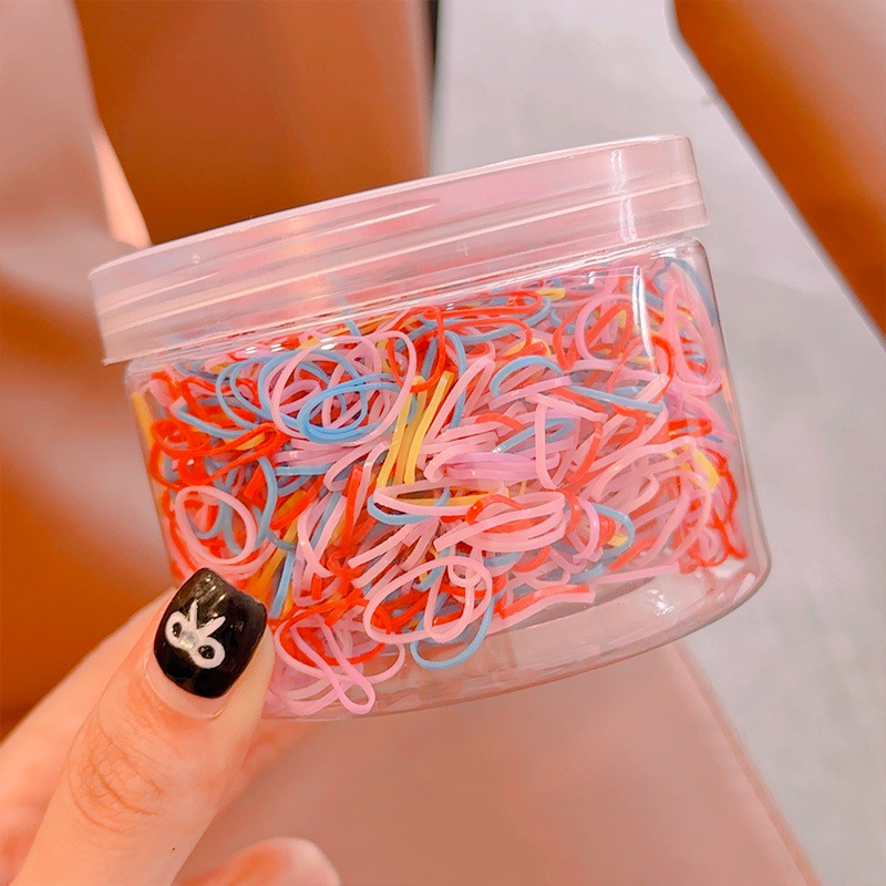 작은 얇은 원의 밝은 색상은 약 1,000입니다.