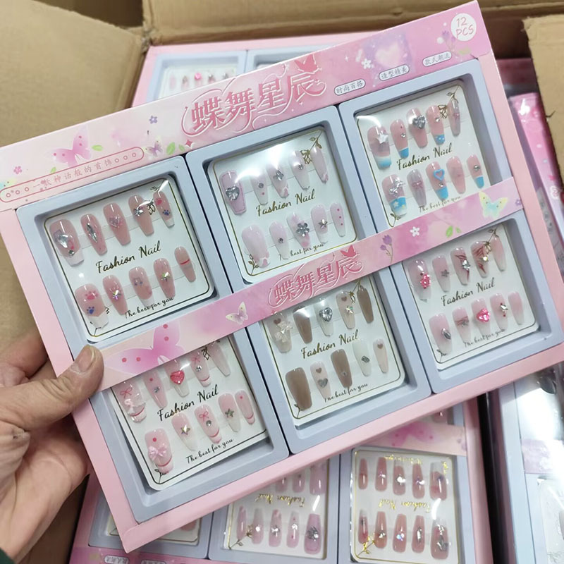 Nuevo desgaste de la serie de mariposa de uñas etiquetas de uñas niñas caja de almacenamiento transparente etiquetas de uñas falsas niñas etiquetas de uñas cortas