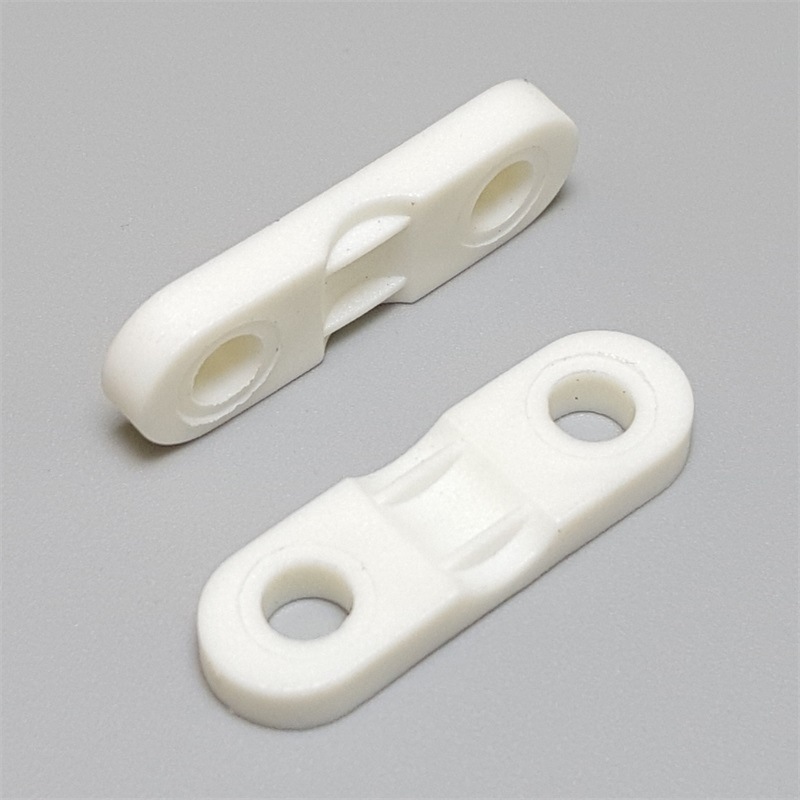 18mm孔距直条形压线板平面圆角压线片直板压线夹大孔距塑料压线扣