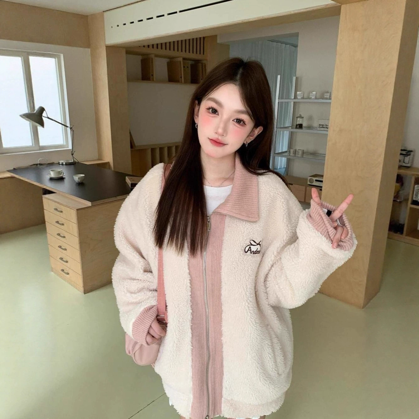 Японское ретро-пальто из овечьей шерсти с цветовыми блоками для женщин, новинка 2025 года, зимнее, в корейском стиле, нишевый дизайн, теплый топ