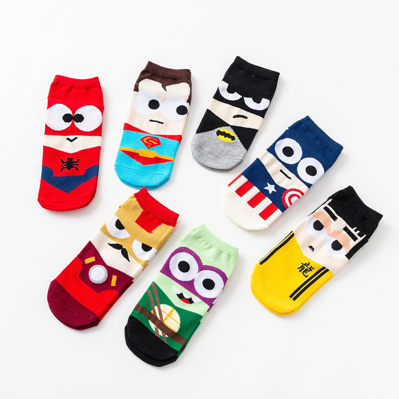 Spring and summer new Korean version of Superman Captain America cartoon men's socks cartoon Spider Man shallow mouth invisible socks