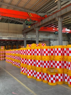 Three-Hole Anti-Collision Barrel, Water Horse Barrier, Reflective Isolation Pier, Protective Barrel, Road Construction Fence, Diversion Barrier, Plastic Barrel