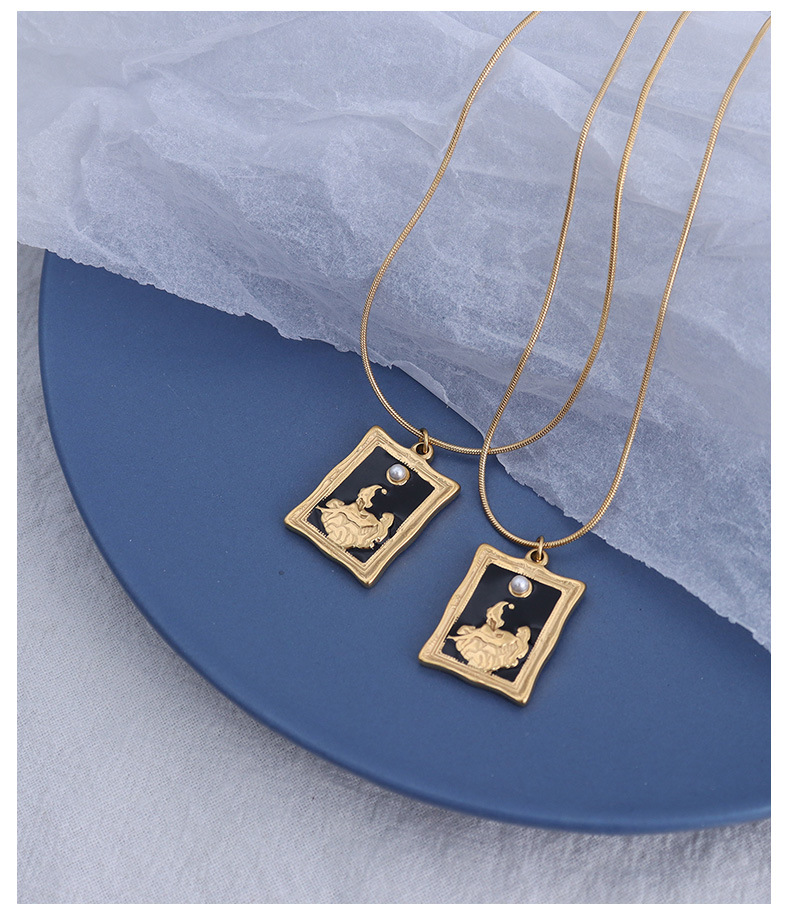 French Choker Square Plate Vintage Photo Frame Pendant Imitation Pearl Design Necklace Titanium Steel Plated 18 Color Gold Necklace P078 display picture 7