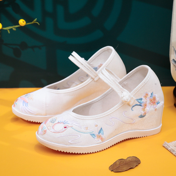 Manwu's New Inner Heightening Round Toe Old Beijing Cloth Shoes for Women with Han Dynasty High-Heeled Thick-Soled Embroidered Shoes