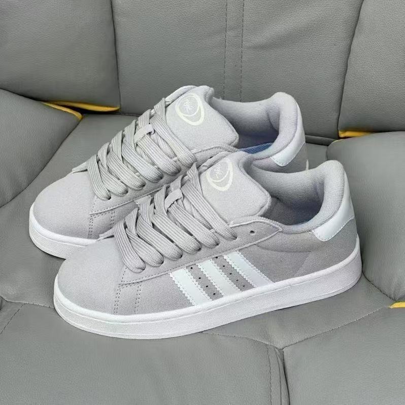 2026 primavera y otoño nuevas zapatillas deportivas con suela gruesa aumentando la altura de los zapatos de skate de pan versátil para mujeres estilo de puerto coreano zapatos de skate casuales
