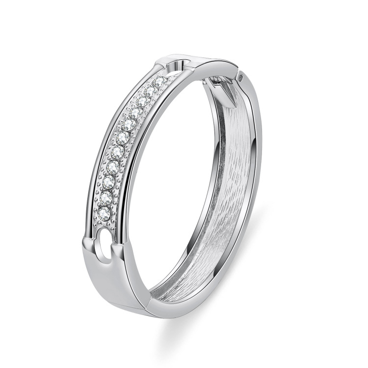 Mode Glänzende Hohle Diamant Federlegierung Offenes Armband Großhandel display picture 2