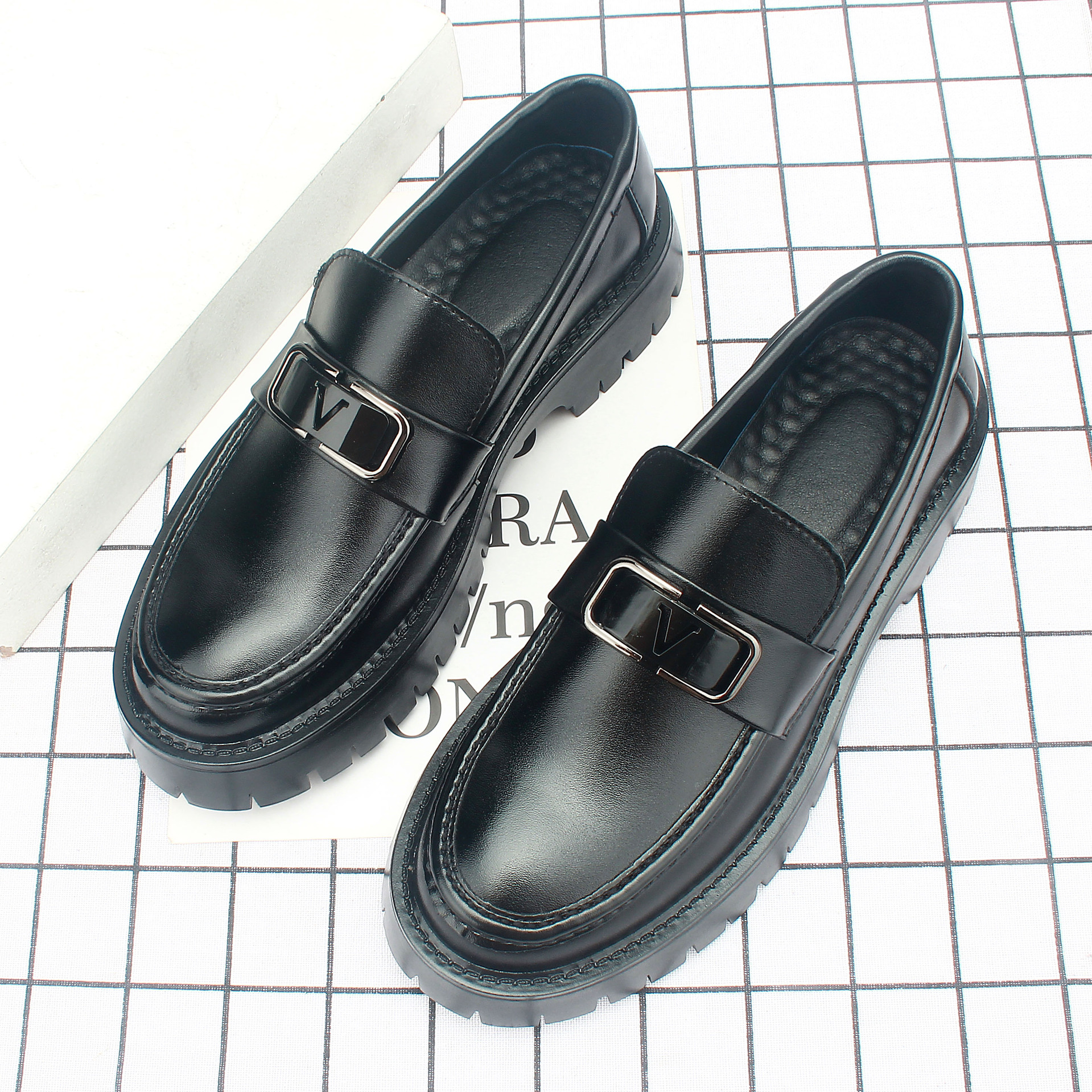 ��ʿ����ƤЬ����ʱ���ָ�ЬƤЬһ�ŵź�ɫ����ͨ���𽺵�Ь376