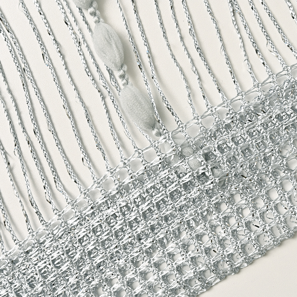 Transfronterizo nuevo criptografado bola de cabello decorado cortina