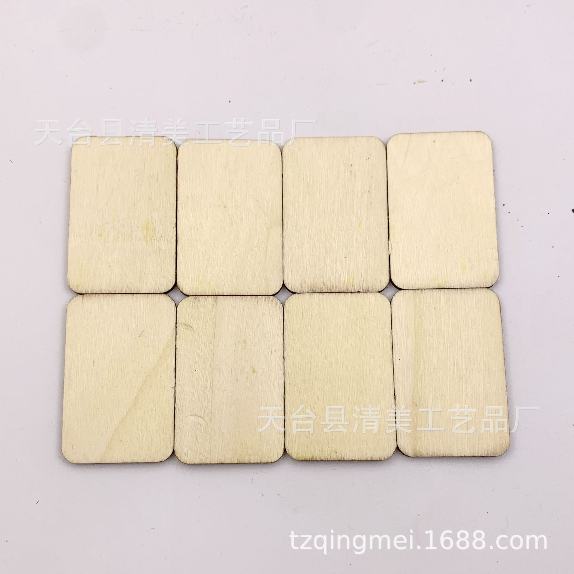 Piletas de madera rectangulares redondeadas de troncos