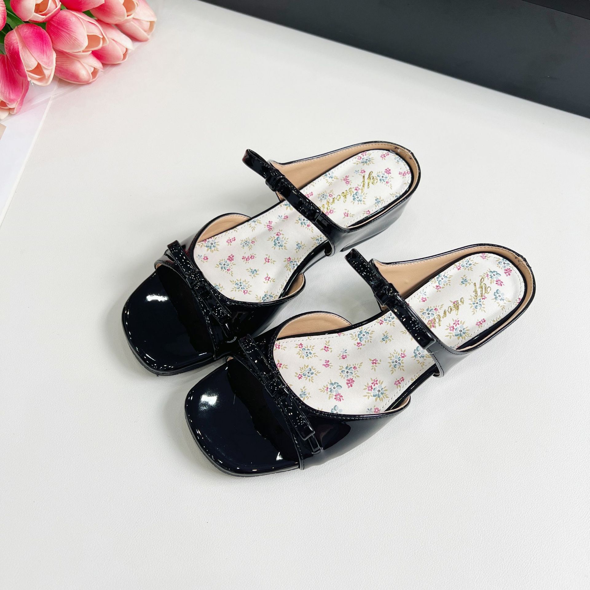 Sandalias de Cuña con Tira Única para Mujer de 5 cm, Charol y Caucho, con Lazo, para Verano