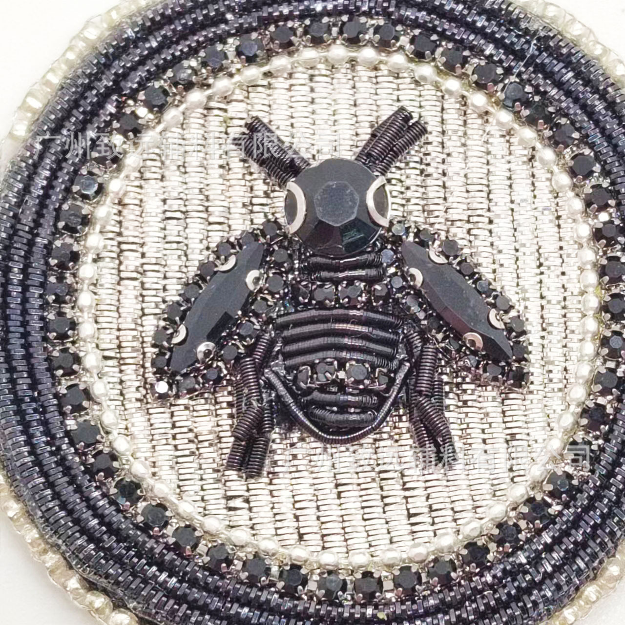 Broche de insignia de abeja de seda india redonda, estilo nuevo transfronterizo, parche de tela de moda con bordado hecho a mano, accesorio creativo DIY. image 5