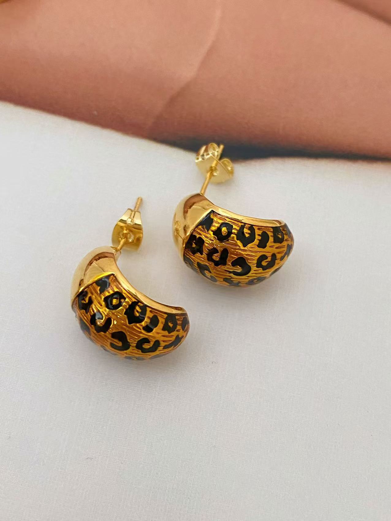 Copper Material Leopard Copper Lady Enamel Earrings