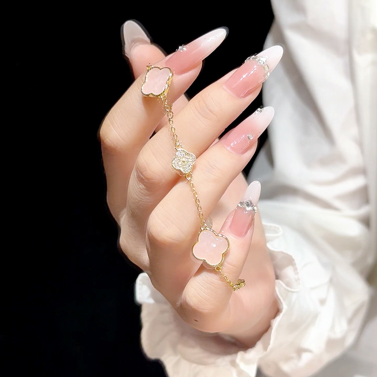 Girl Pink Diamond Four-leaf Clover Bracelet Women's Fashion All-match High-end Elegant Simple Jewelry
