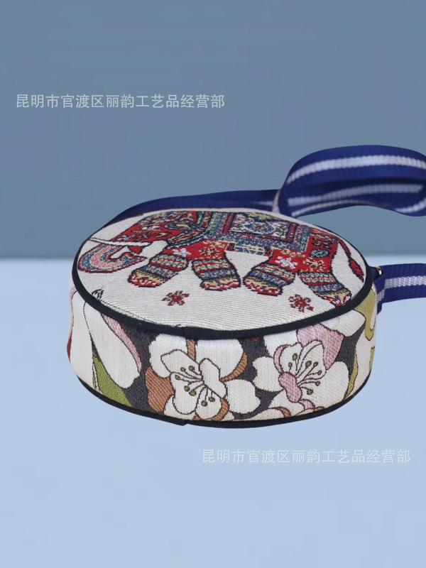 新款云南名族绣花斜挎包双面时尚刺绣小象手机包百搭金丝单肩 包|undefined