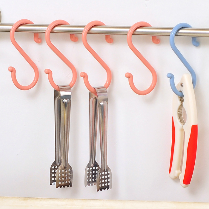 Fabricante en stock multi-funcional S gancho plástico blanco de plástico sin costura Punch-libre cocina del hogar gancho de baño