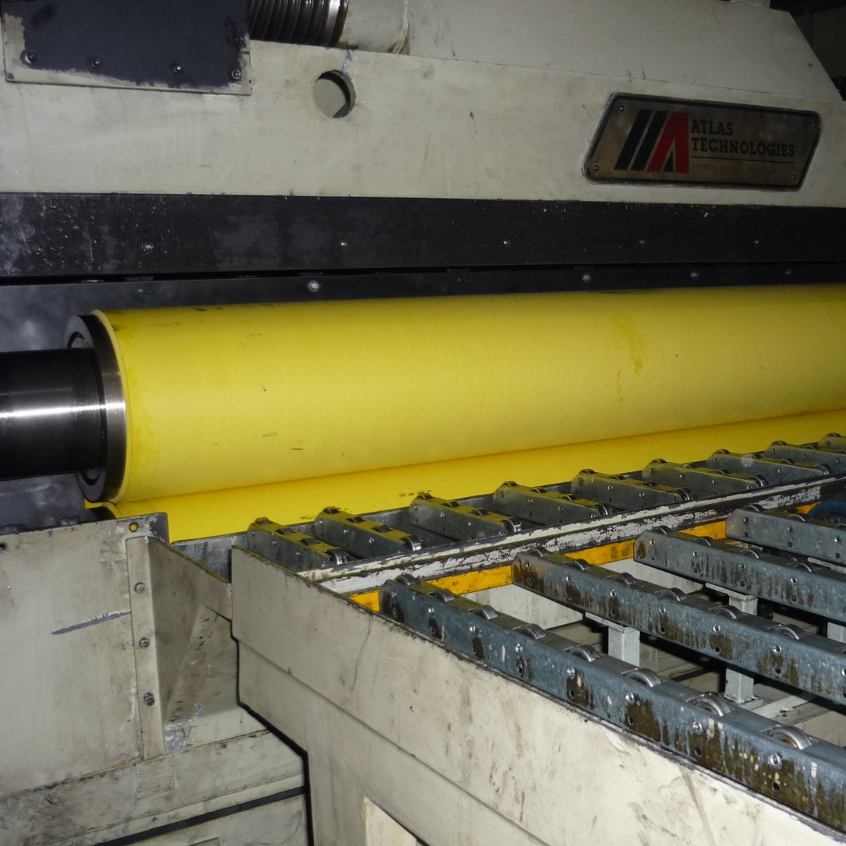 汽车制造清洗机控油专用无纺布挤干挤油辊13701959839进口全替代