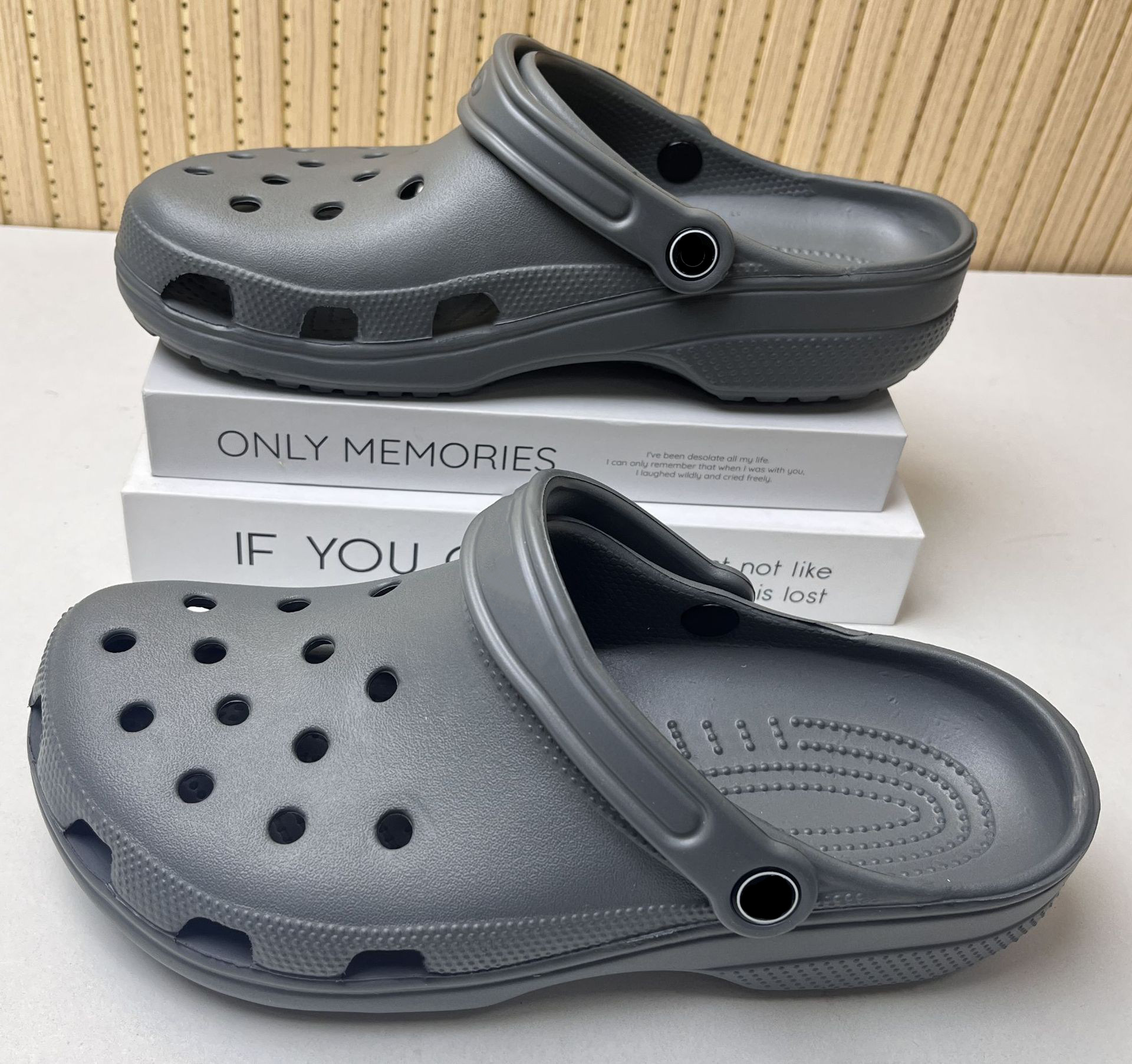 Marked star [dark gray]