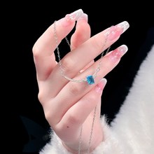 微笑方糖宝蓝色项链女2025新款轻奢小众设计钛钢不掉色锁骨链批发