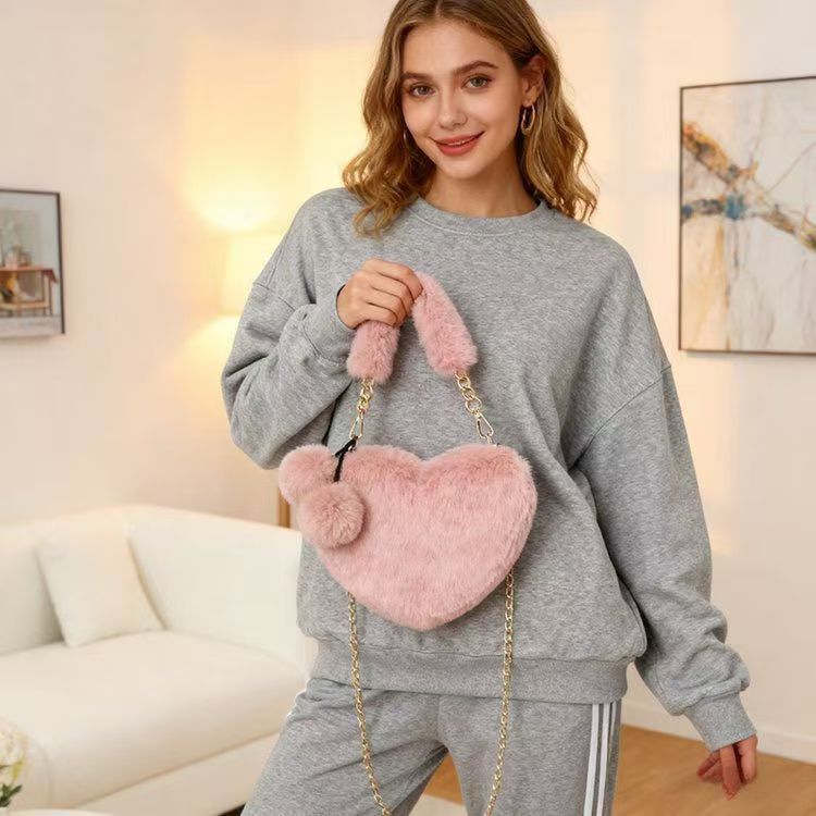 Autumn and Winter Plush Bags, Handbags, Plush Love Heart Bags, Chain Crossbody Bags, Cute and Versatile Shoulder Bags