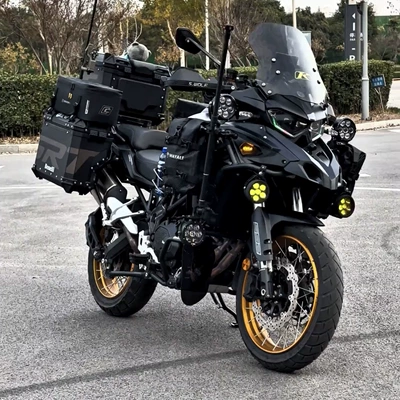 Large Displacement Cruiser Off-Road – Motosikletlər