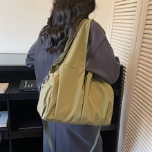 新款帆布包大容量健身包旅行包多口袋妈咪包日系休闲通勤单肩女包