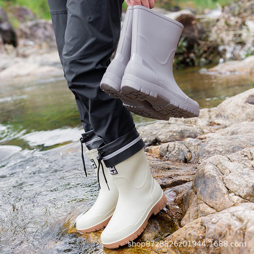 British-style men's wading shoes, non-slip rain boots, waterproof sports-style short-tube boots for men—suitable for commuting, outdoor activities, cycling, and fishing.