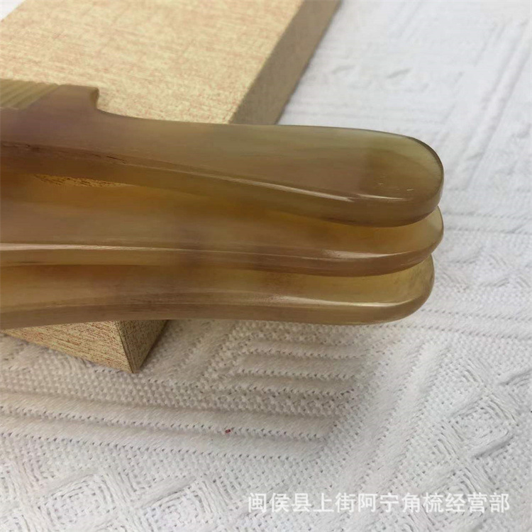Goat Horn Comb 18cm Medium Handle Comb with Round Teeth for Scalp Massage and Portable Hair Styling quality and texture